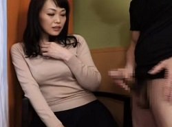 感度良好なエロ乳首巨乳奥様のセンズリ鑑賞から絶品お手伝い動画