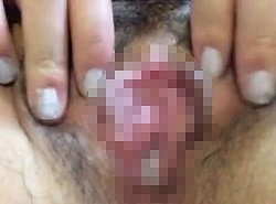 膣口ヒクヒクさせながらするローターオナニー姿を股間自撮りしイク女子